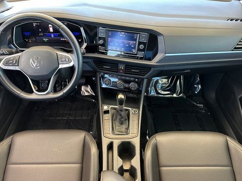 Used 2024 Volkswagen Jetta SE w/ Panoramic Sunroof Package image 13