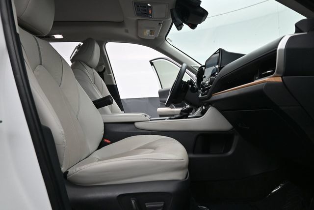 Used 2024 Toyota Grand Highlander AWD image 23
