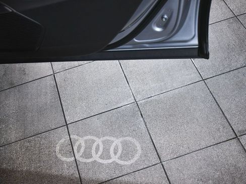 Used 2023 Audi Q8 Premium Plus AWD/4WD image 19