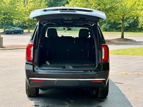 Used 2022 GMC Yukon XL SLT AWD/4WD image 17