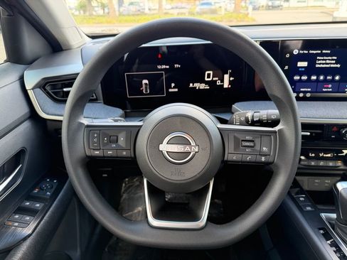 Used 2026 Nissan Kicks SV image 17