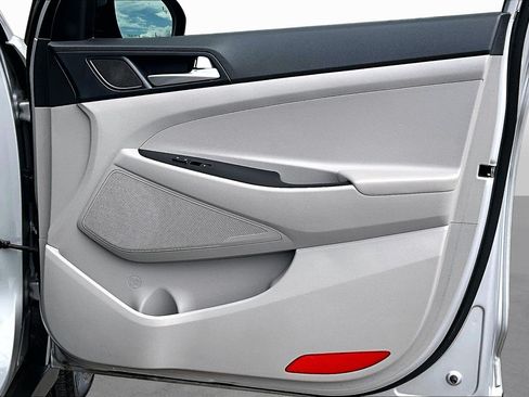 Used 2020 Hyundai Tucson Value FWD image 18
