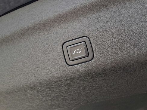 Used 2022 Chevrolet Tahoe LT AWD/4WD image 28