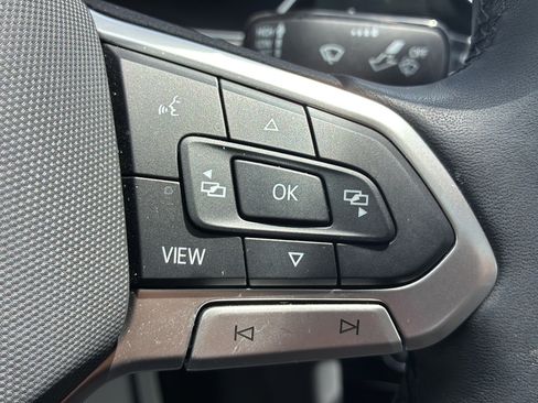 Used 2024 Volkswagen Jetta SE FWD image 37