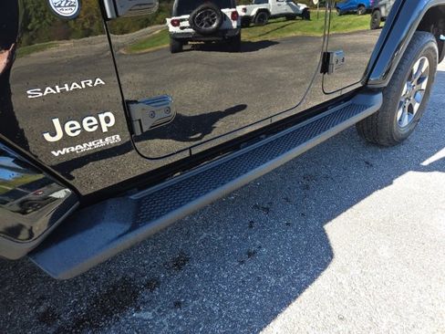 Used 2021 Jeep Wrangler Unlimited Sahara w/ Uconnect 4C Nav & Sound Group image 23