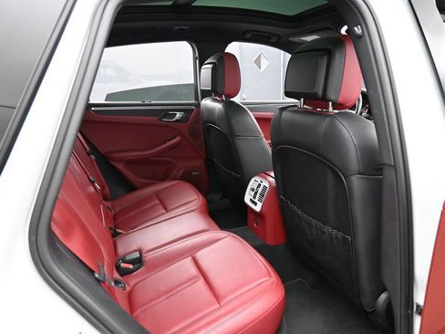 Certified 2022 Porsche Macan GTS AWD/4WD image 29