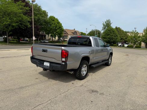 Used 2020 Toyota Tacoma SR AWD/4WD image 7