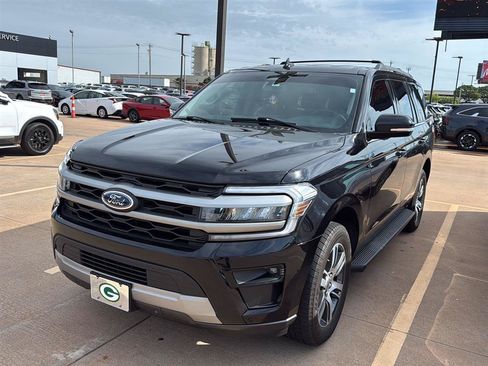 Used 2024 Ford Expedition XLT AWD/4WD image 2