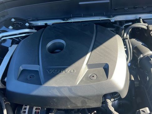 Used 2019 Volvo XC90 T5 Momentum image 35