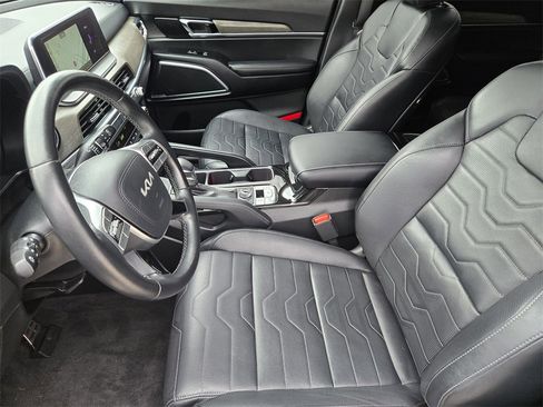 Certified 2022 Kia Telluride SX w/ SX Prestige Package image 18