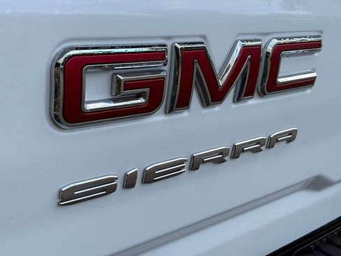 Used 2024 GMC Sierra 2500 Pro w/ Convenience Package image 7