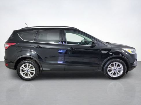 Used 2018 Ford Escape SE w/ SE Sync 3 Package FWD image 2