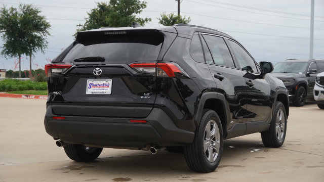 Used 2025 Toyota RAV4 LE AWD/4WD image 9