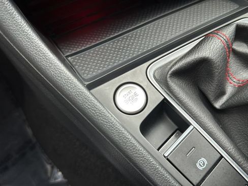 Used 2025 Volkswagen Jetta GLI Autobahn FWD image 21