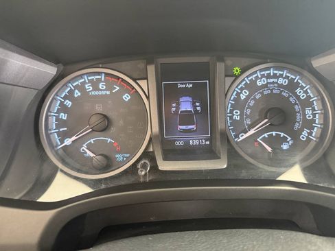 Used 2018 Toyota Tacoma TRD Sport w/ Technology Package AWD/4WD image 12