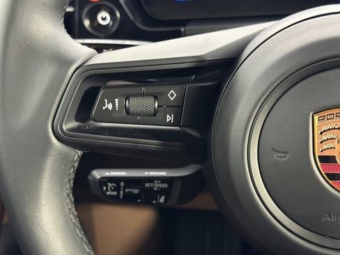 Certified 2025 Porsche Macan 4S Electric AWD/4WD image 29
