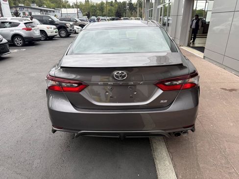Used 2024 Toyota Camry SE FWD image 4
