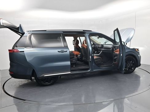 Used 2024 Kia Carnival SX Prestige FWD image 57