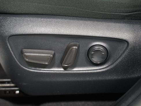 Certified 2025 Toyota RAV4 XLE FWD image 33
