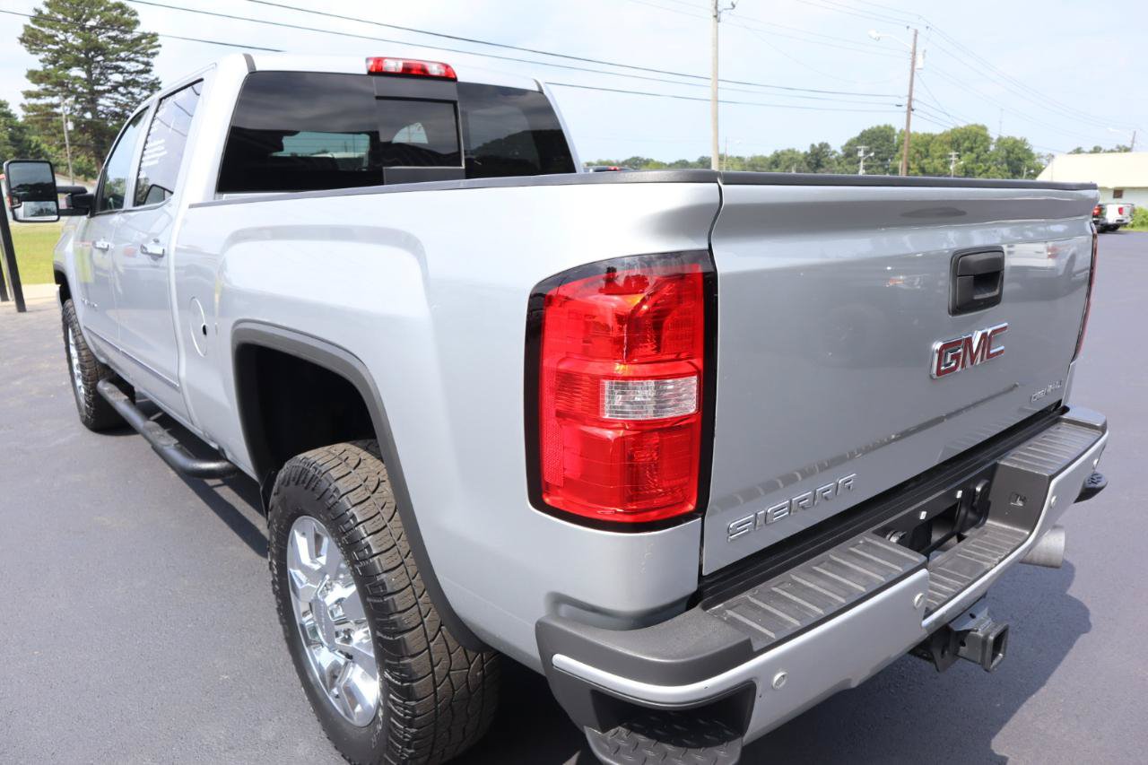 Used 2018 GMC Sierra 2500 Denali w/ Duramax Plus Package AWD/4WD image 7
