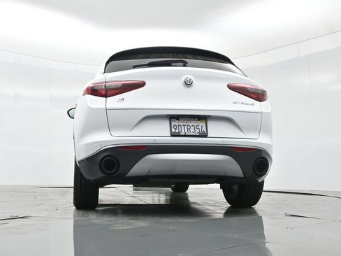 Used 2022 Alfa Romeo Stelvio Ti image 46