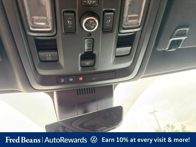 Used 2023 GMC Yukon XL Denali Ultimate AWD/4WD image 30