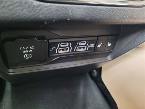 Used 2024 Jeep Grand Cherokee Limited image 11