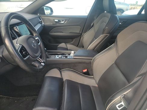 Used 2019 Volvo S60 T6 R-Design image 8