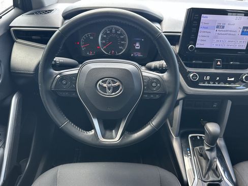 Used 2022 Toyota Corolla Cross LE AWD/4WD image 15