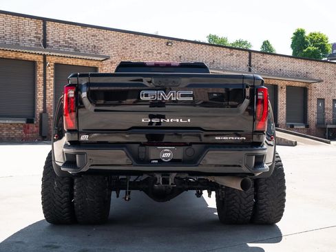 Used 2024 GMC Sierra 3500 Denali Ultimate AWD/4WD image 9