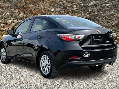 Used 2017 Toyota Yaris iA image 10