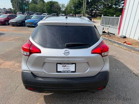 Used 2018 Nissan Kicks S FWD image 6