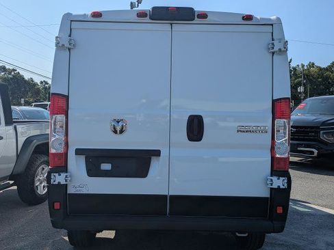 Used 2025 RAM ProMaster 2500 w/ Convenience Group FWD image 5