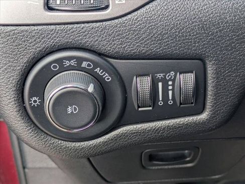 Used 2021 Jeep Cherokee Latitude Plus FWD image 3