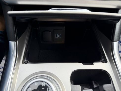 Used 2021 Ford Explorer XLT w/ Equipment Group 202A image 23