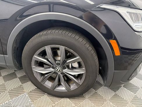 Used 2023 Volkswagen Tiguan SE w/ Panoramic Sunroof Package FWD image 13