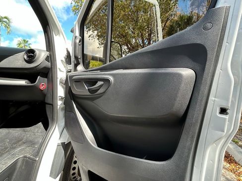 Used 2021 Mercedes-Benz Sprinter 4500 image 32