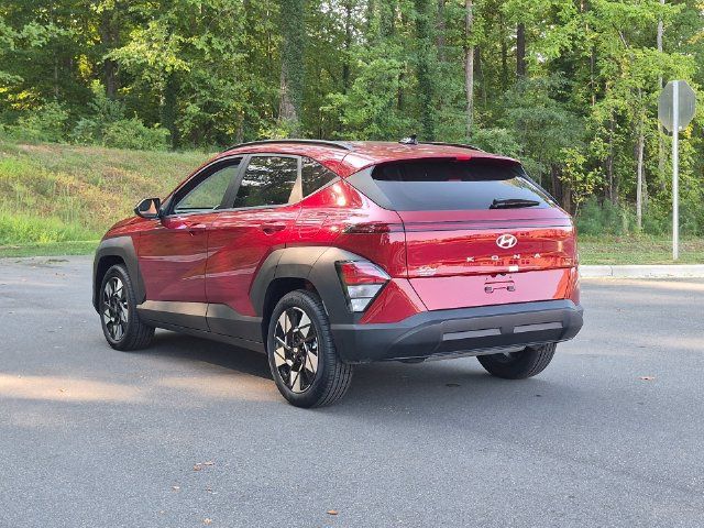 Used 2025 Hyundai Kona SEL FWD image 3