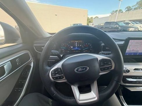 Used 2023 Ford Explorer XLT w/ Equipment Group 202A RWD image 15