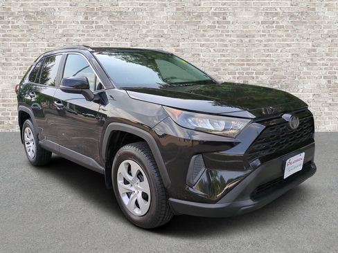 Used 2019 Toyota RAV4 LE w/ All Weather Liner Package AWD/4WD image 27