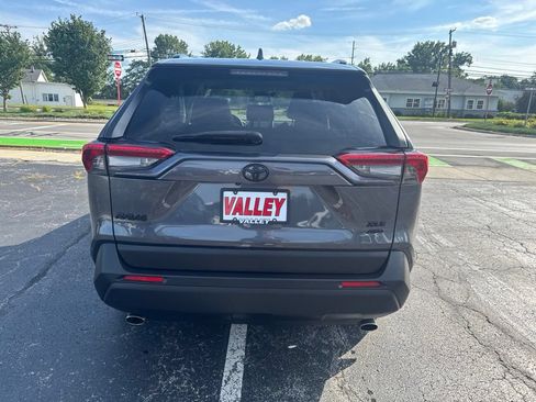 Used 2020 Toyota RAV4 XLE w/ Convenience Package AWD/4WD image 11