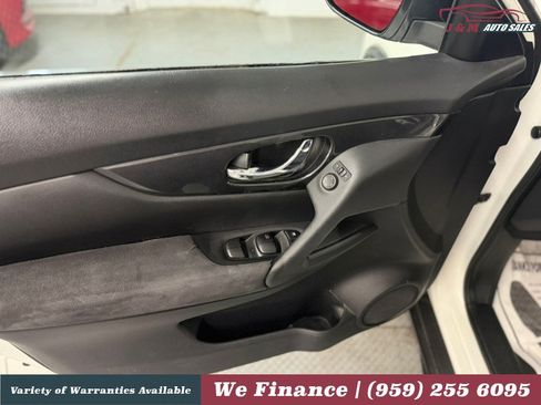 Used 2017 Nissan Rogue S w/ S Appearance Package AWD/4WD image 25