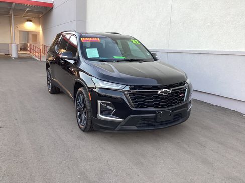 Used 2022 Chevrolet Traverse RS image 4