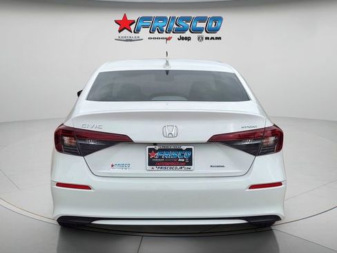 Used 2025 Honda Civic Sport image 4