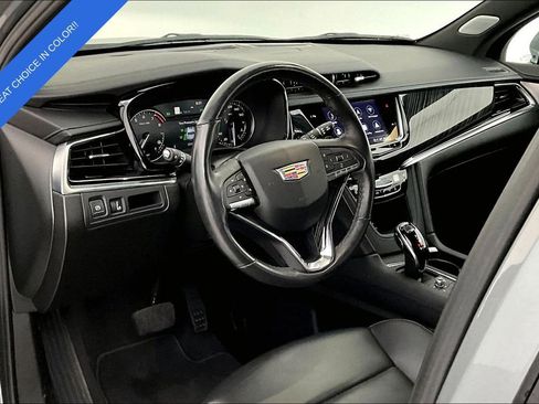 Used 2025 Cadillac XT6 Premium Luxury image 18