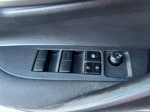 Used 2022 Toyota Corolla LE image 16