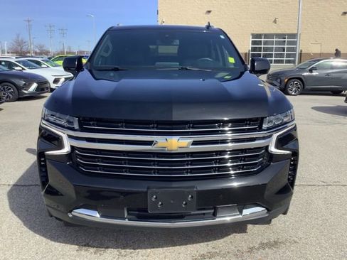 Used 2023 Chevrolet Suburban LT image 2