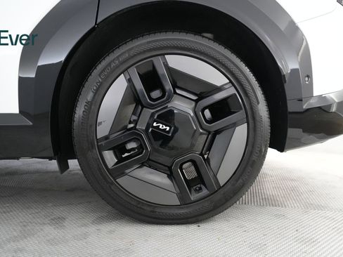 Used 2024 Kia EV9 GT-Line image 8