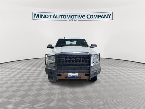 Used 2022 RAM 2500 Tradesman w/ Chrome Appearance Group AWD/4WD image 3