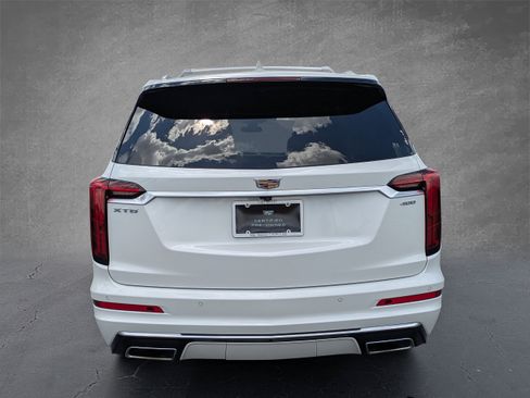 Certified 2023 Cadillac XT6 Premium Luxury FWD image 5